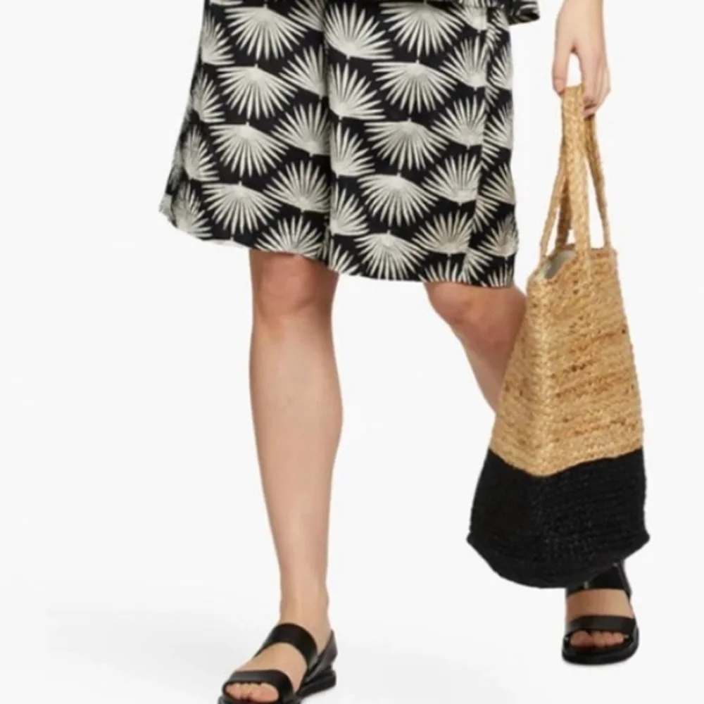 NWT! Masai Pinja Black & White Agave Print Women’s Trouser Shorts Size Large